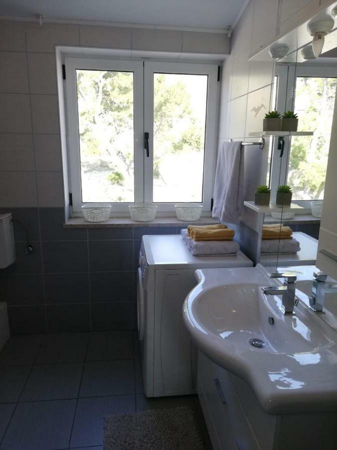 Apartment Bluebay Dugi Rat Exterior photo